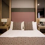 Mount Errigal Hotel, Conference & Leisure Centre מלון לטרקני