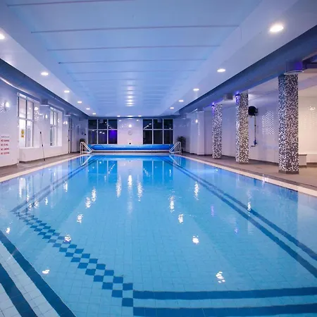 Отель Mount Errigal Hotel, Conference & Leisure Centre